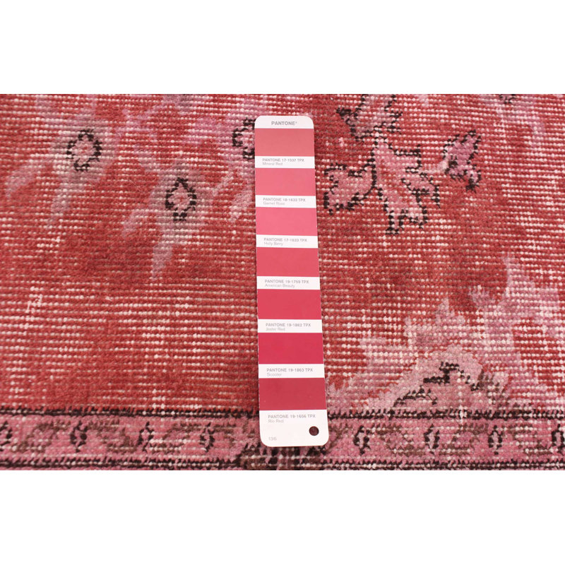 Tapis rouge foncé en laine noué à la main de conception unique 6 pi x 10 pi 1 po années 2000 Olegario