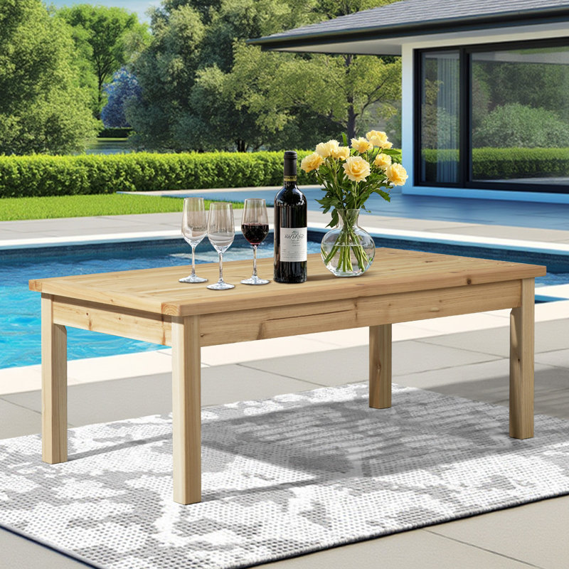 Table de patio en bois brun clair