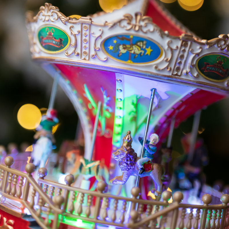 Christmas Figurines & Collectibles