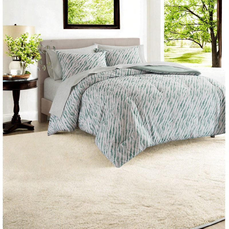 Striped and Abstract Comforter Set