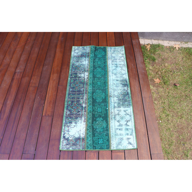 Unique Turkish Rug With Green Pattern Ideal For Enhancing The Beauty And Vibrancy Of Your Living Space
