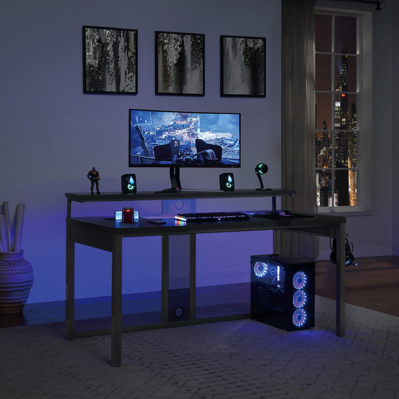 Bureau de jeu Rademacher avec prises intégrées