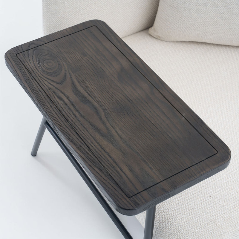 Chaise d'appoint rembourrée Minimalist avec table d'appoint intégrée et pieds en métal, Beige
