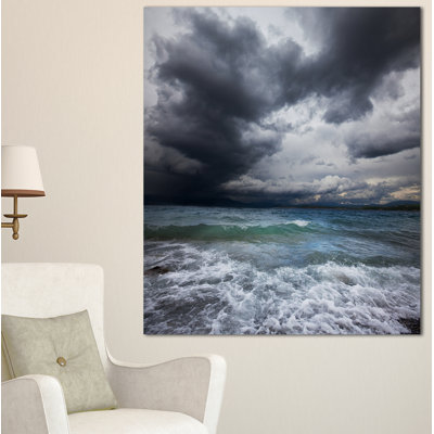Reproduction de photo sur toile tendue "troubleed sea under tempête"