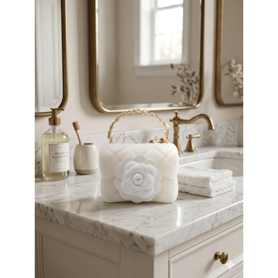 Petite bougie sculptée Camelia