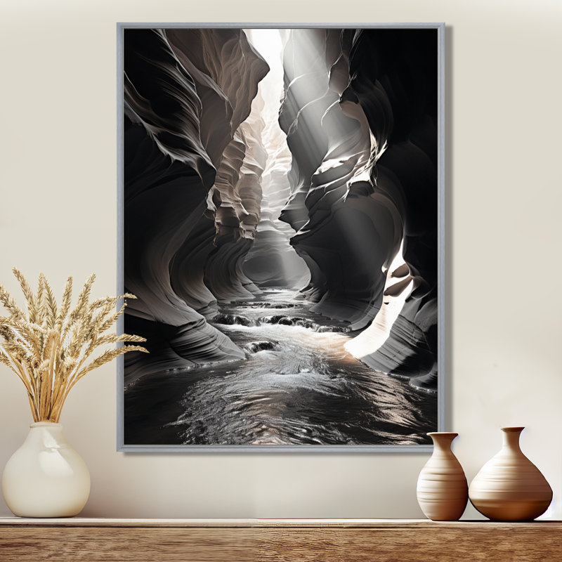 Noir et blanc Canyon Calm - Canyon Wall Art Living Room, 32" H x 16" W, Encadrement argenté