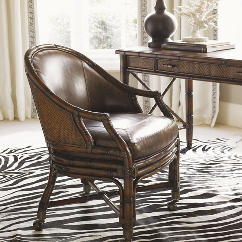 Ensemble de bureau et de chaises haut de gamme de style sud-est asiatique