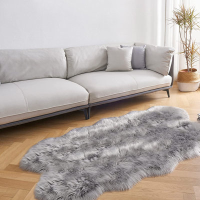 Dedrah Faux Sheepskin Indoor Rug