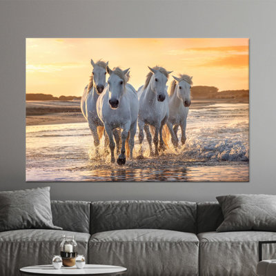Elegant Printed Canvas: Majestic Running Horses Wall Art,1P BlackFramedCanvas
