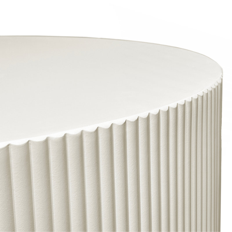 Table basse à rayures Modern Wave, élégante et fonctionnelle pour n'importe quelle pièce.