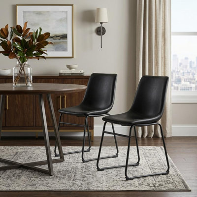 Ensemble de deux chaises d'appoint noires en similicuir