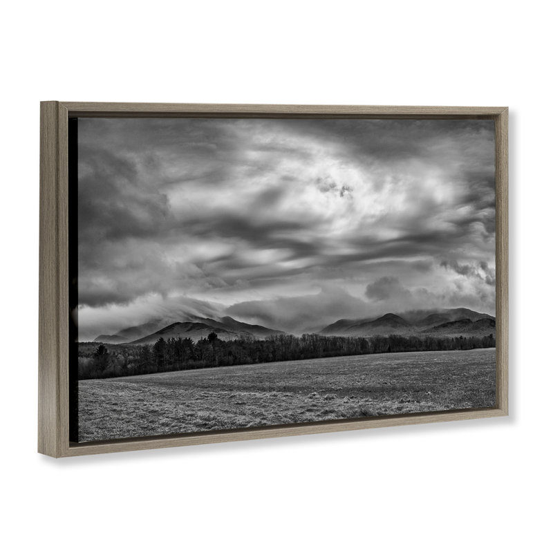 Cadre flottant Distant Cloudy View, par James Rodewald, H 17 po x l 25 po, Cadre flottant orme Montalcino