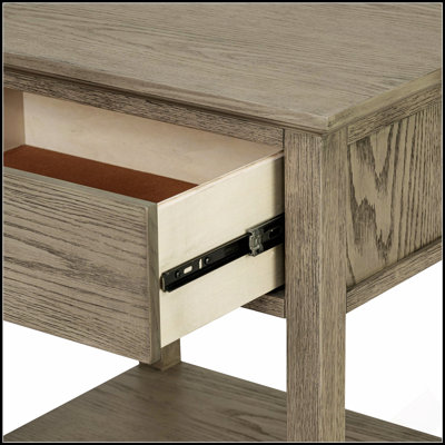 Table de chevet en chêne récupéré gris avec tiroir et tablette, parfaite pour les chambres à coucher modernes et rustiques.