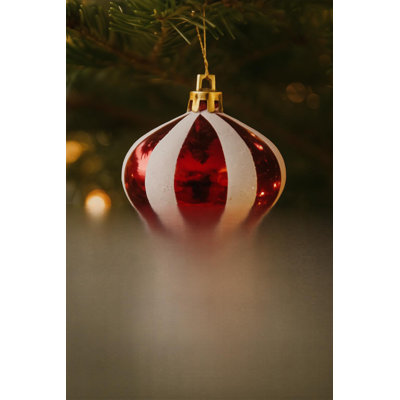 36 Pack Red And White Onion Ornament With Spiral Design