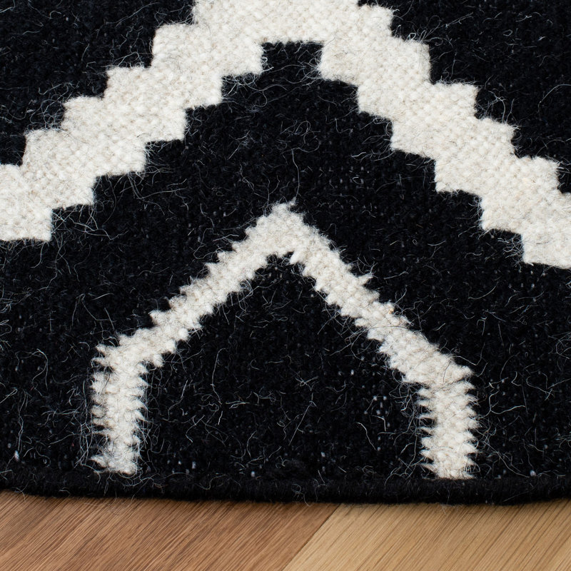 Bullock Hand Woven Flat Weave Wool/Cotton Geometric Rug in Black/Ivory, Round 8'