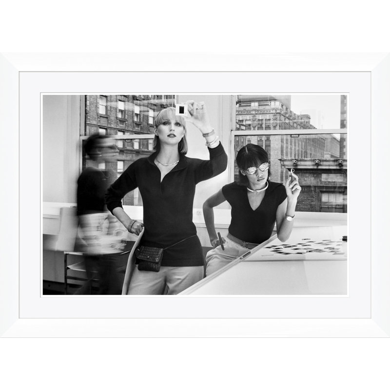 «Vogue Magazine», Regarder des diapositives photographiques, «Duane Michals, 1 fevrier», H 30 po x l 41 po