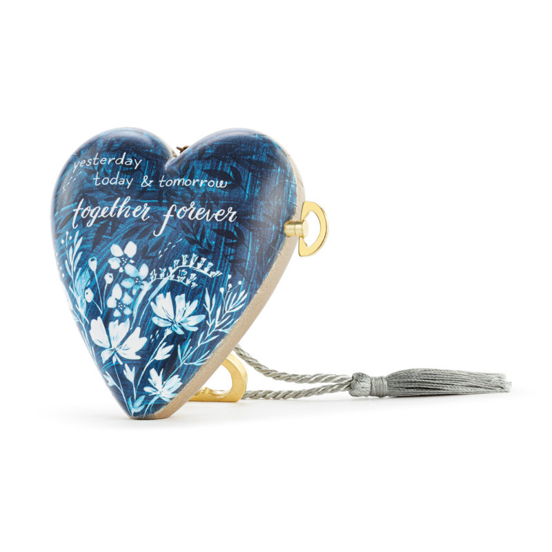 Javiera Figurines & Sculptures