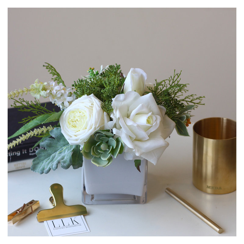 Arrangement floral roses