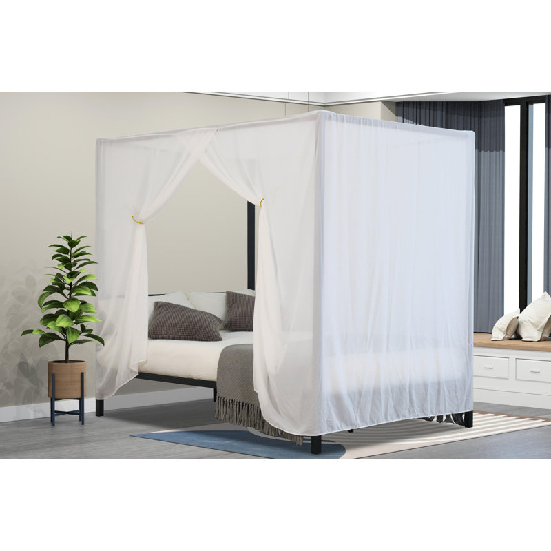 Macek Metal Bed, Kingsize (5')