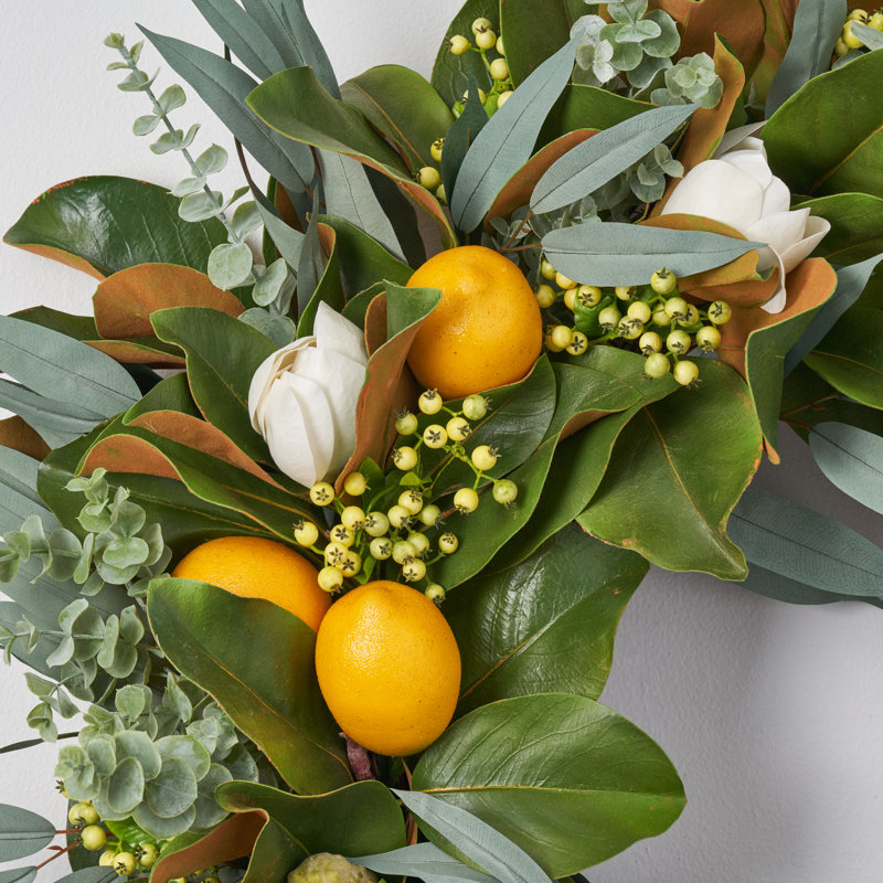 Couronne de magnolia et citron fraîche à l’agrumes, eucalyptus de printemps, H 26 po x L 26 po x P 5 po