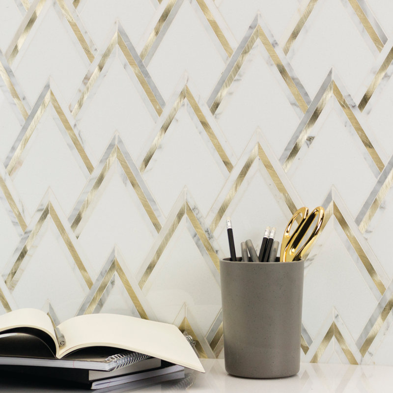 Carreau de mosaïque murale à chevrons en marbre 4,23 "x 5,28" Ogee, Blanc/doré