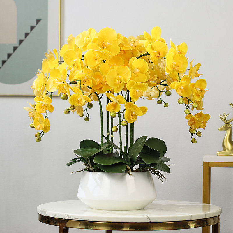 Décoration d'arrangement floral simulé