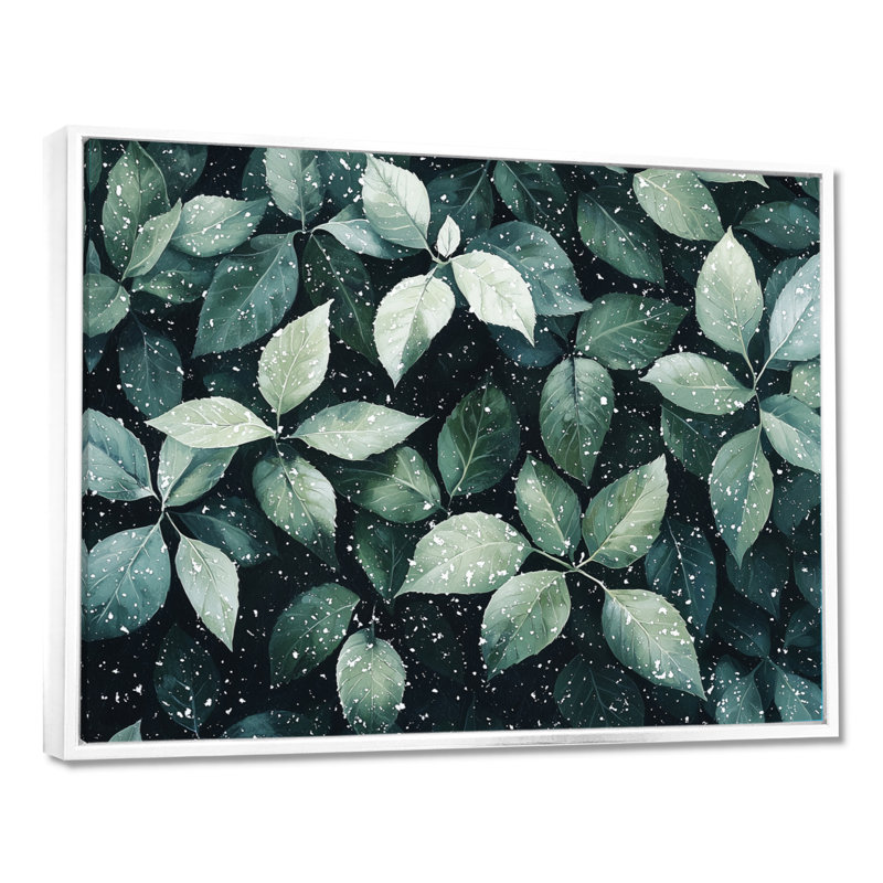 Evergreen Leaves In Snow I - Leaves, art mural, H 12 po x l 20 po, Impression encadrée flottante, Blanc