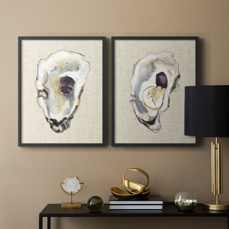 Oyster Shell Study III - reproduction encadrée de qualité supérieure - prête à être accrochée - aucun clou requis - aucun clou requis
