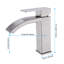 Robinet de salle de bain en acier inoxydable de style cascade avec poignée simple, bonde escamotable et installation facile