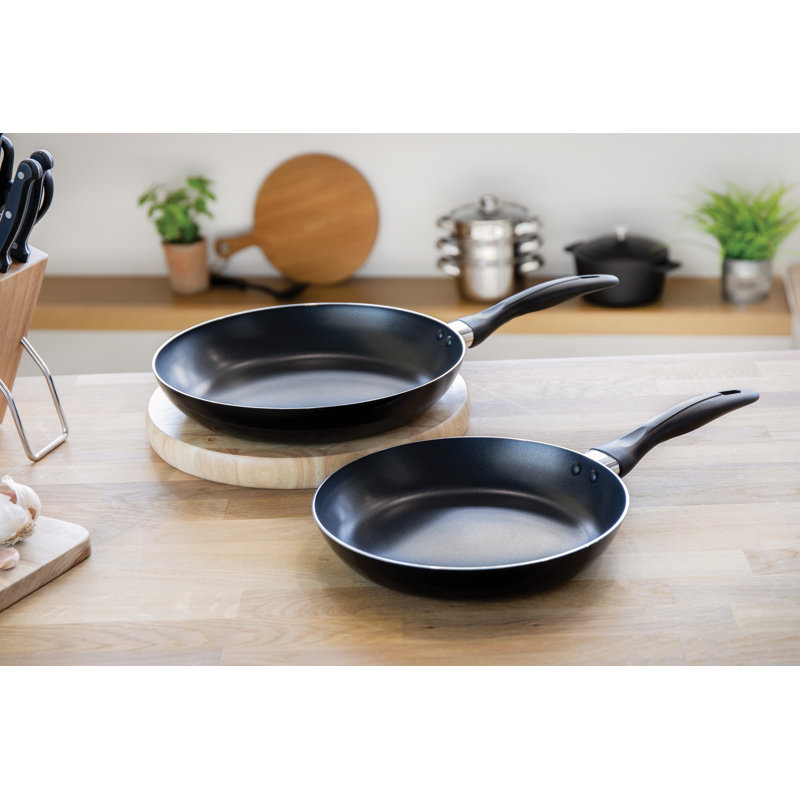 2-Piece Non-Stick Frying Pan Set, 20 cm/28 cm