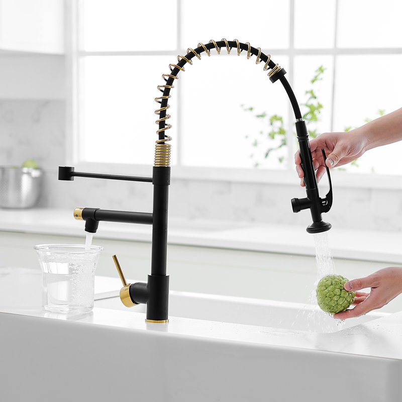 Robinet de cuisine moderne avec bec rétractable - or noir, pour évier les égratignures et options d'utilisation polyvalentes