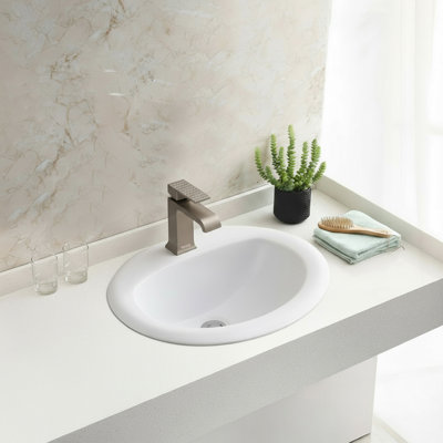 Lavabo de salle de bain encastré en porcelaine blanche ovale avec trop-plein 21 x 18 po Ruvati