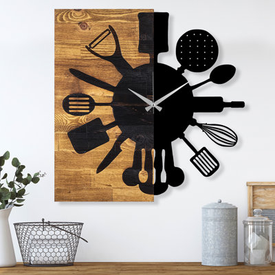 Horloge murale élégante en bois 23,6 po x 1,2 po x 22,8 po | 100% bois véritable et métal, mécanisme silencieux | Design unique en noyer et noir, parfait pour la décoration intérieure, ajoutant du charme aux espaces de salon et de bureau