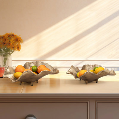 Les plateaux à feuilles dorées Marijan Delia, aluminium, or, rehaussent le décor de votre maison avec notre superbe gamme de bols et assiettes, 2 pièces