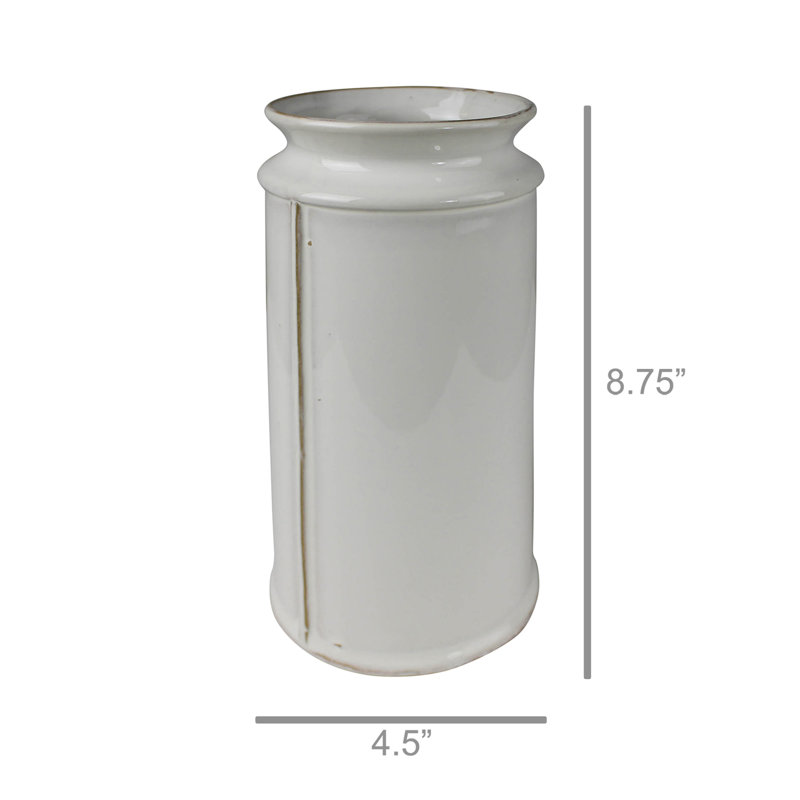 Vase en céramique d'Yvette, H 8,75 po x l 4,5 po x P 4,5 po