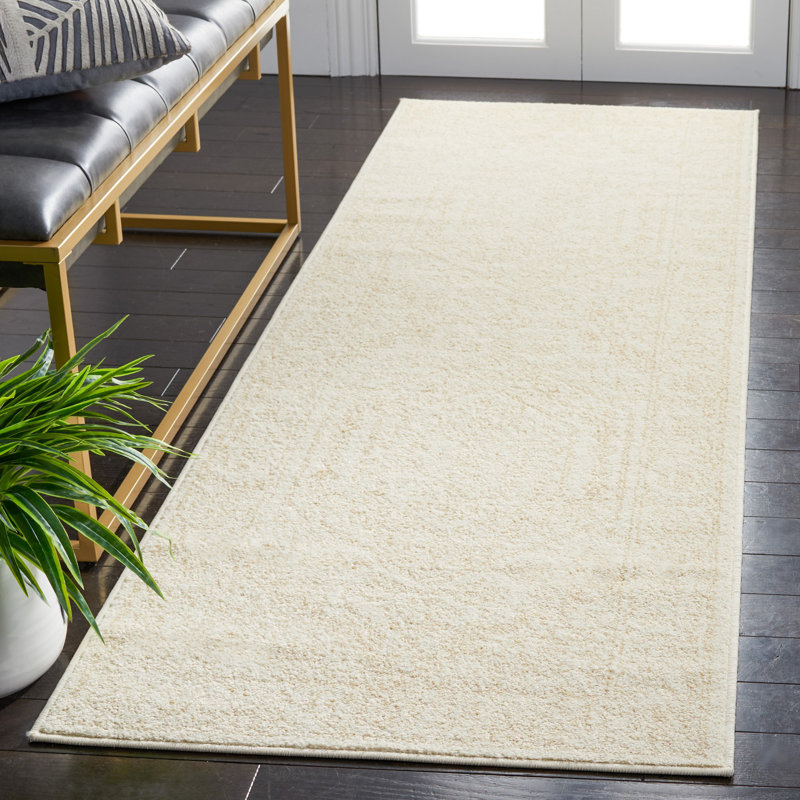 Tapis oriental de couleur sauge / ivoire Arrietty, Beige/Ivory, Tapis de couloir 2 pi 6 po x 8 pi