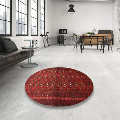 Tapis rouge à motif sud-ouest