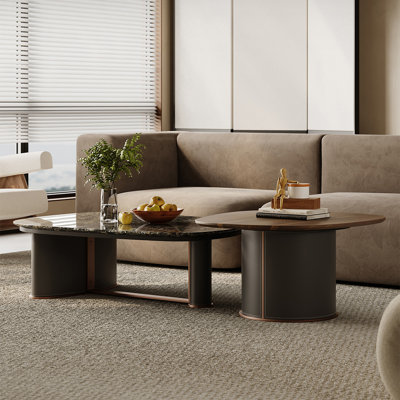 Ensemble de tables basses en marbre italien de forme irrégulière