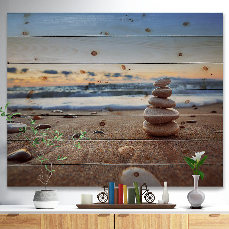 «Risa Stones Balance on Sandy Beach», photographie, H 36 po x l 46 po x P 1,5 po, Bois