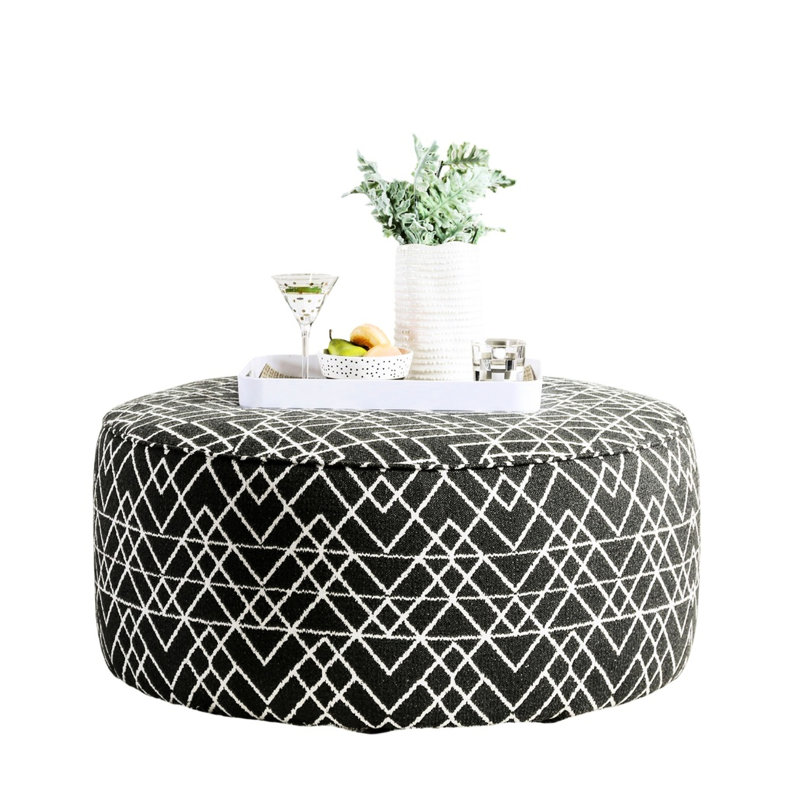 Rond revêtu de style contemporain avec une finition noire et une bordure en lanière, 39 pouces de largeur, 18 hauteurs, motif géométrique, tissu en bois massif, 1 pièce incluse, revêtement facile à installer L 39 po x l 39 po
