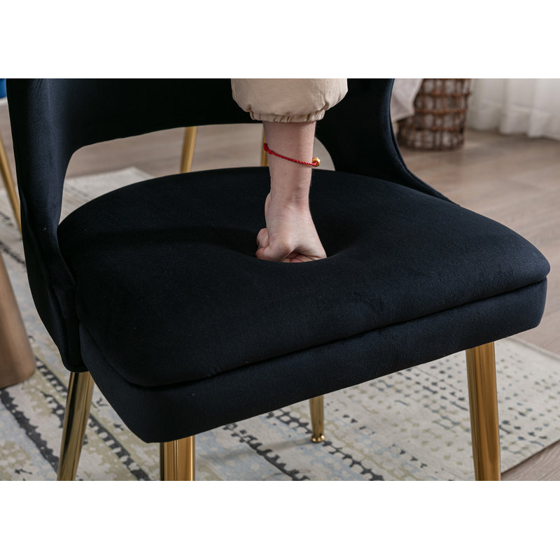 Fauteuil à oreilles en velours khanya, Noir