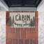 Tapis de porte d'extérieur Cabin Is My Happy Place, design par Kim Allen, 18 po x 30 po-120279416