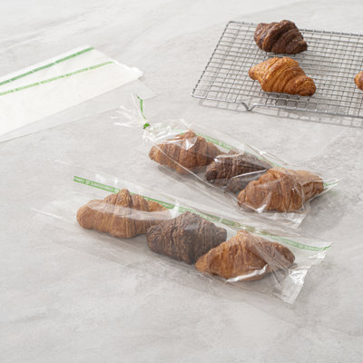 Restaurantware Candy Bags 100 Pcs 13" x 5" Heat-Sealable Clear Plastic Bags Greaseproof Home Compostable Freezer-Ready No-Flap Treat Carriers for Candies, Cookies, Bakery, Party Favours