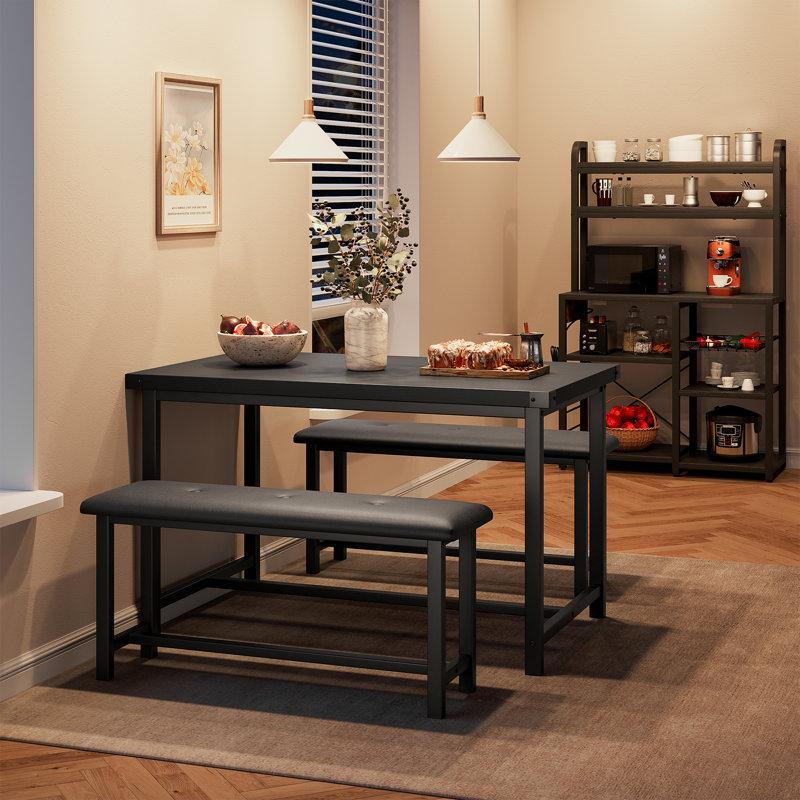 Marder 4 - Person Dining Set