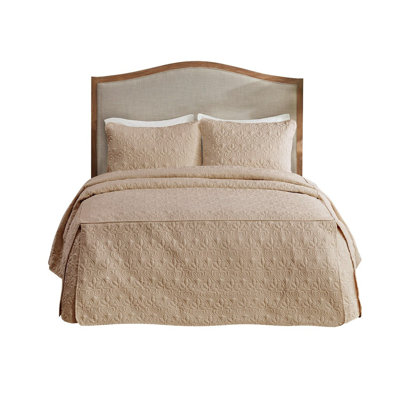 Ultimate Comfort Microfiber Quilted Bedspread For Cozy Bedrooms