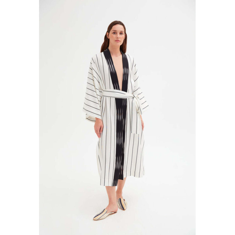 Classic Kutnia Black White Kimono