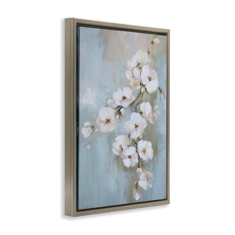 Fleurs blanches décolorées sur un cadre flottant bleu, design par Gina Kelly, H 31 po x l 21 po