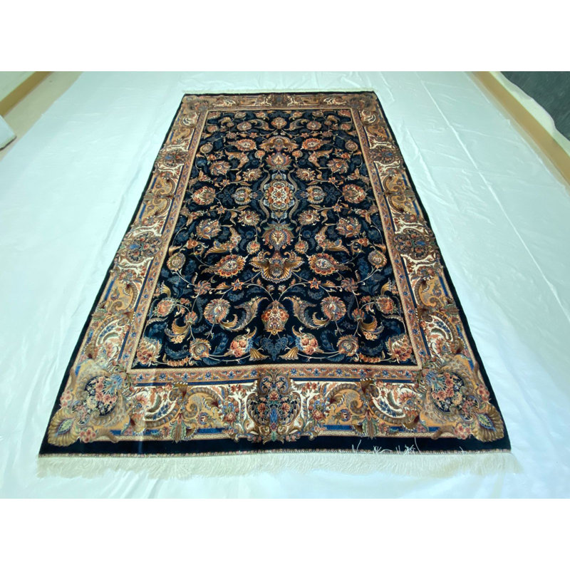 Silk Oriental Indoor Rug
