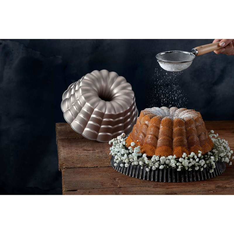 24cm bundle cake tin
