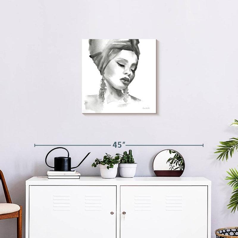 Femme en noir et blanc, H 20 po x l 20 po